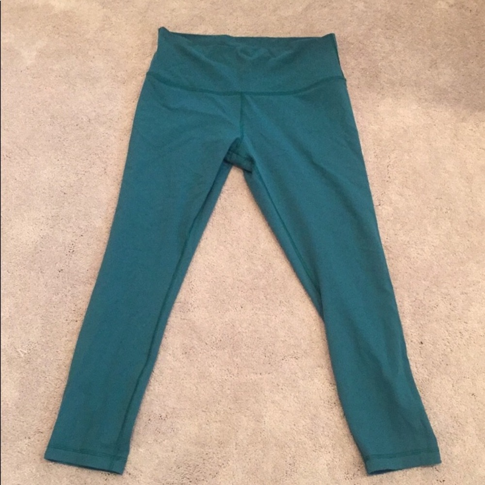Used green lululemon 7/8 pant
